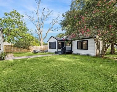 2423 Meadow Lane - Photo Thumbnail 12