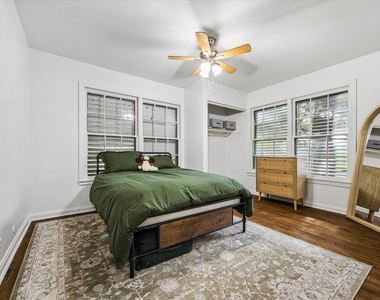 2423 Meadow Lane - Photo Thumbnail 9