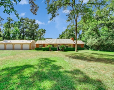 18085 Lake Drive E - Photo Thumbnail 2