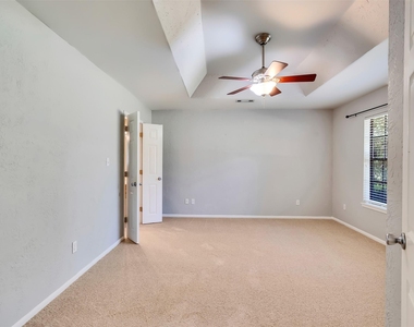 18085 Lake Drive E - Photo Thumbnail 21