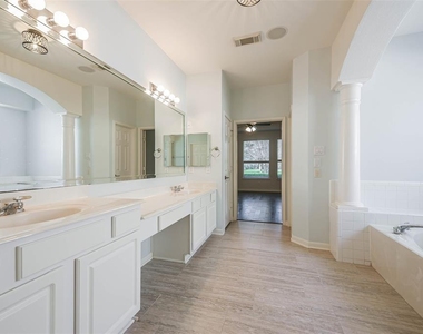 3603 E Cedar Hollow Drive - Photo Thumbnail 34