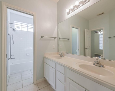 3603 E Cedar Hollow Drive - Photo Thumbnail 32