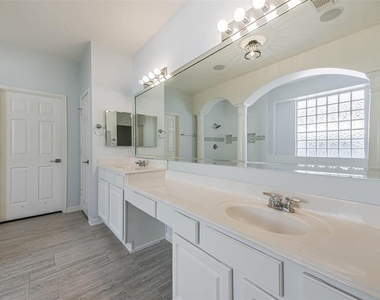 3603 E Cedar Hollow Drive - Photo Thumbnail 30