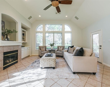 3603 E Cedar Hollow Drive - Photo Thumbnail 10