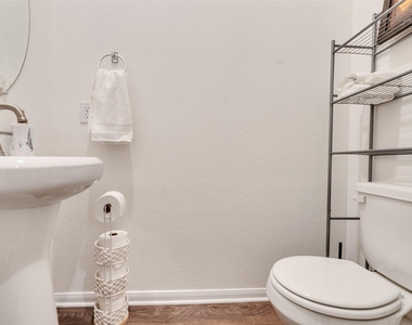 428 Magnolia Street - Photo Thumbnail 20