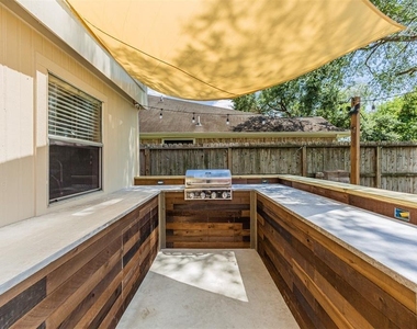 17106 Summer Hollow Drive - Photo Thumbnail 27