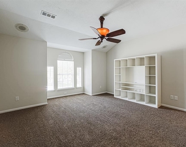 17106 Summer Hollow Drive - Photo Thumbnail 15