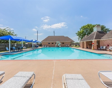 17106 Summer Hollow Drive - Photo Thumbnail 33