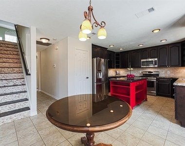 17106 Summer Hollow Drive - Photo Thumbnail 6