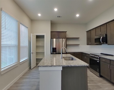 4908 San Fabiano Court - Photo Thumbnail 3