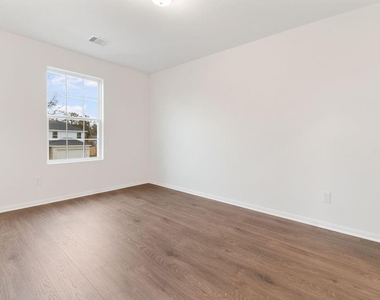 418 Magnolia Street - Photo Thumbnail 9