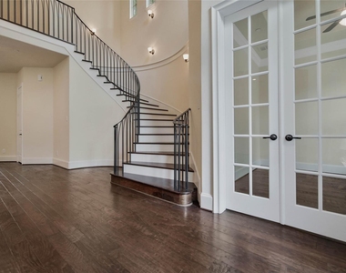 4518 Holt Street - Photo Thumbnail 11