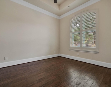 4518 Holt Street - Photo Thumbnail 12