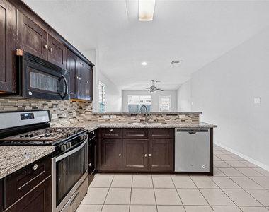 10907 Barker Gate Court - Photo Thumbnail 12
