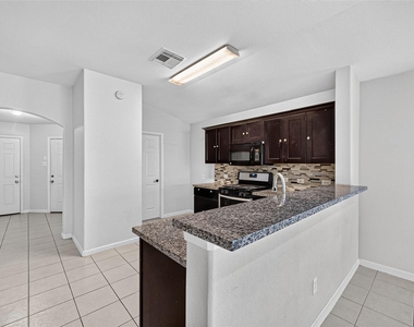 10907 Barker Gate Court - Photo Thumbnail 14