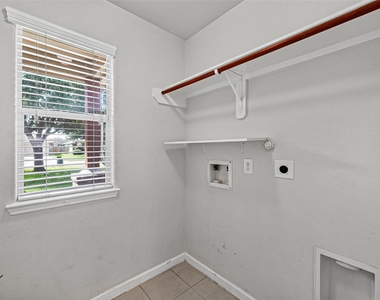 10907 Barker Gate Court - Photo Thumbnail 32