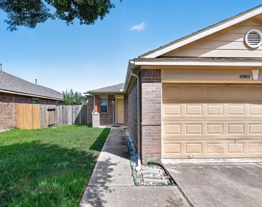10907 Barker Gate Court - Photo Thumbnail 5