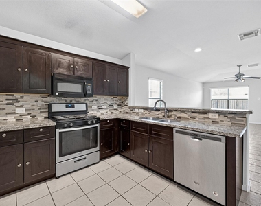 10907 Barker Gate Court - Photo Thumbnail 9