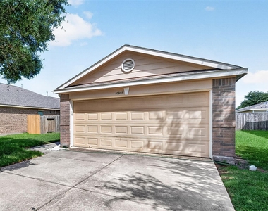 10907 Barker Gate Court - Photo Thumbnail 4