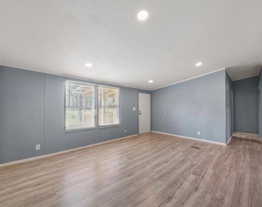 15750 W Relza Drive - Photo Thumbnail 11