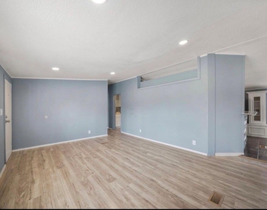 15750 W Relza Drive - Photo Thumbnail 12