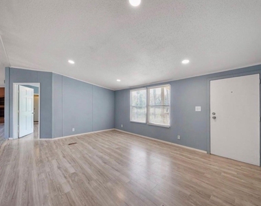 15750 W Relza Drive - Photo Thumbnail 13