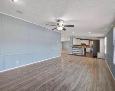 15750 W Relza Drive - Photo Thumbnail 5