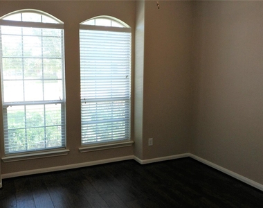 18223 Redoak Manor Lane - Photo Thumbnail 9