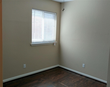 18223 Redoak Manor Lane - Photo Thumbnail 12
