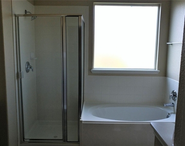 18223 Redoak Manor Lane - Photo Thumbnail 8