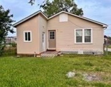 1106 Elm Street - Photo Thumbnail 8