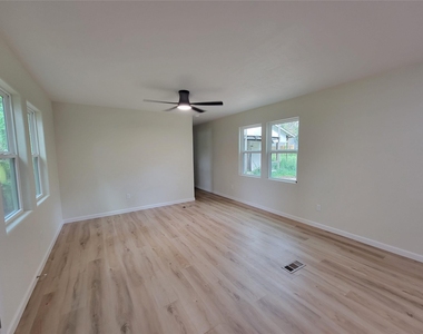 13126 S Lee Shore Drive - Photo Thumbnail 2