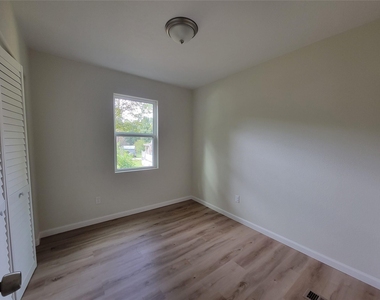13126 S Lee Shore Drive - Photo Thumbnail 13