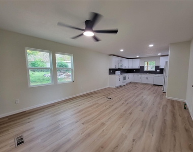 13126 S Lee Shore Drive - Photo Thumbnail 3
