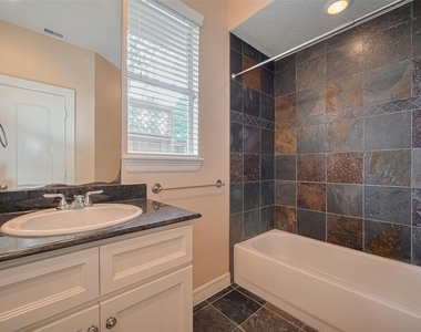 1419 Thompson Street - Photo Thumbnail 25