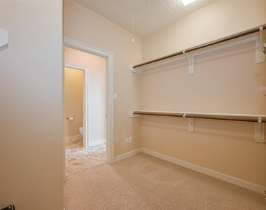 1419 Thompson Street - Photo Thumbnail 43
