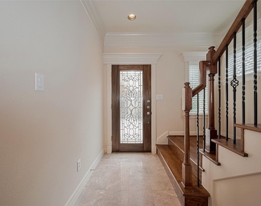 1419 Thompson Street - Photo Thumbnail 4