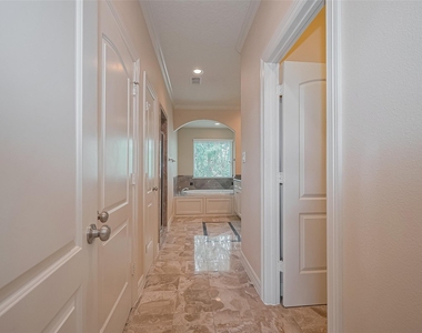1419 Thompson Street - Photo Thumbnail 37