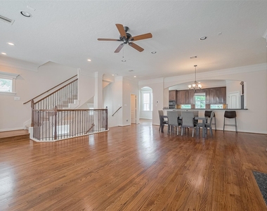 1419 Thompson Street - Photo Thumbnail 8