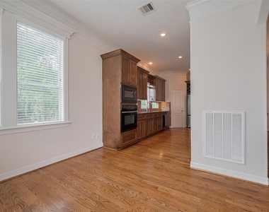 1419 Thompson Street - Photo Thumbnail 12