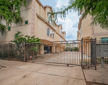 1419 Thompson Street - Photo Thumbnail 44
