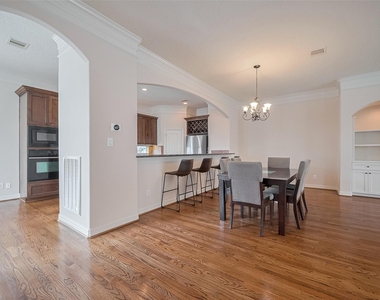 1419 Thompson Street - Photo Thumbnail 9