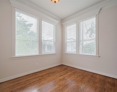 1419 Thompson Street - Photo Thumbnail 11