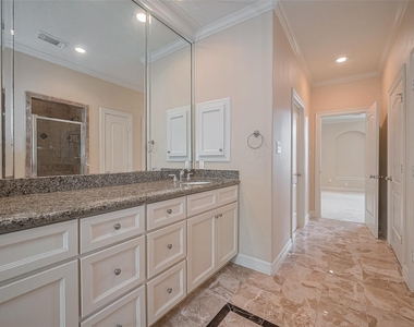 1419 Thompson Street - Photo Thumbnail 39