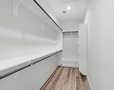 2504 W Tidwell Road - Photo Thumbnail 9