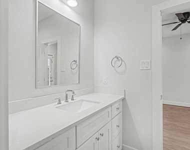 2504 W Tidwell Road - Photo Thumbnail 3