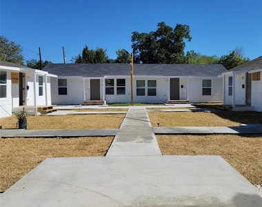 6901 Dumble Street - Photo Thumbnail 2