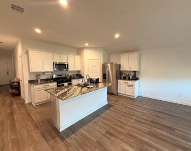 1210 Hughes Crossing Drive - Photo Thumbnail 5