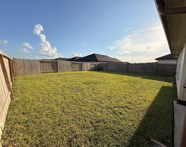 1210 Hughes Crossing Drive - Photo Thumbnail 19