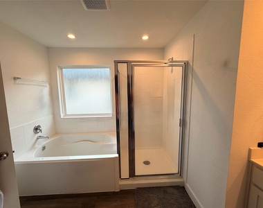 1210 Hughes Crossing Drive - Photo Thumbnail 9
